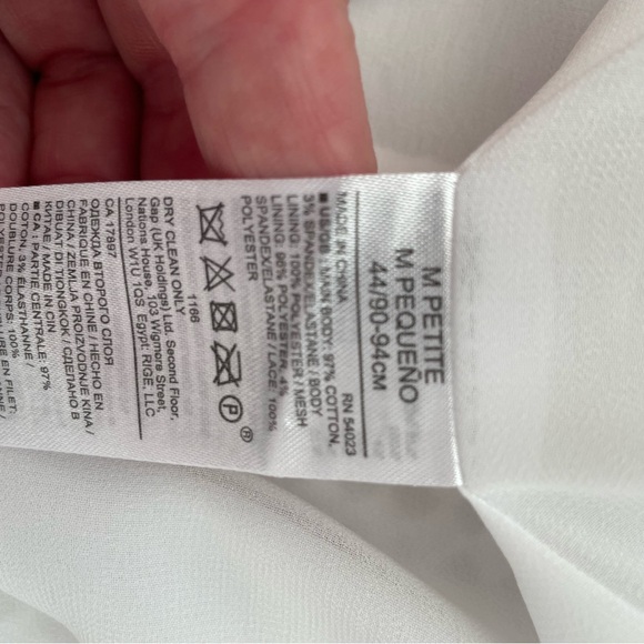 White sleeveless stretch cotton dress. Size medium. - Picture 6 of 7